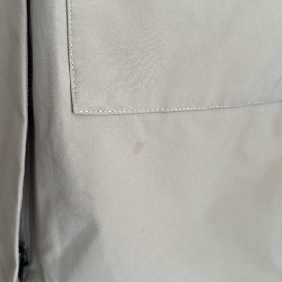 The North Face City Breeze II rain parka, large, kelp tan - Picture 3 of 5